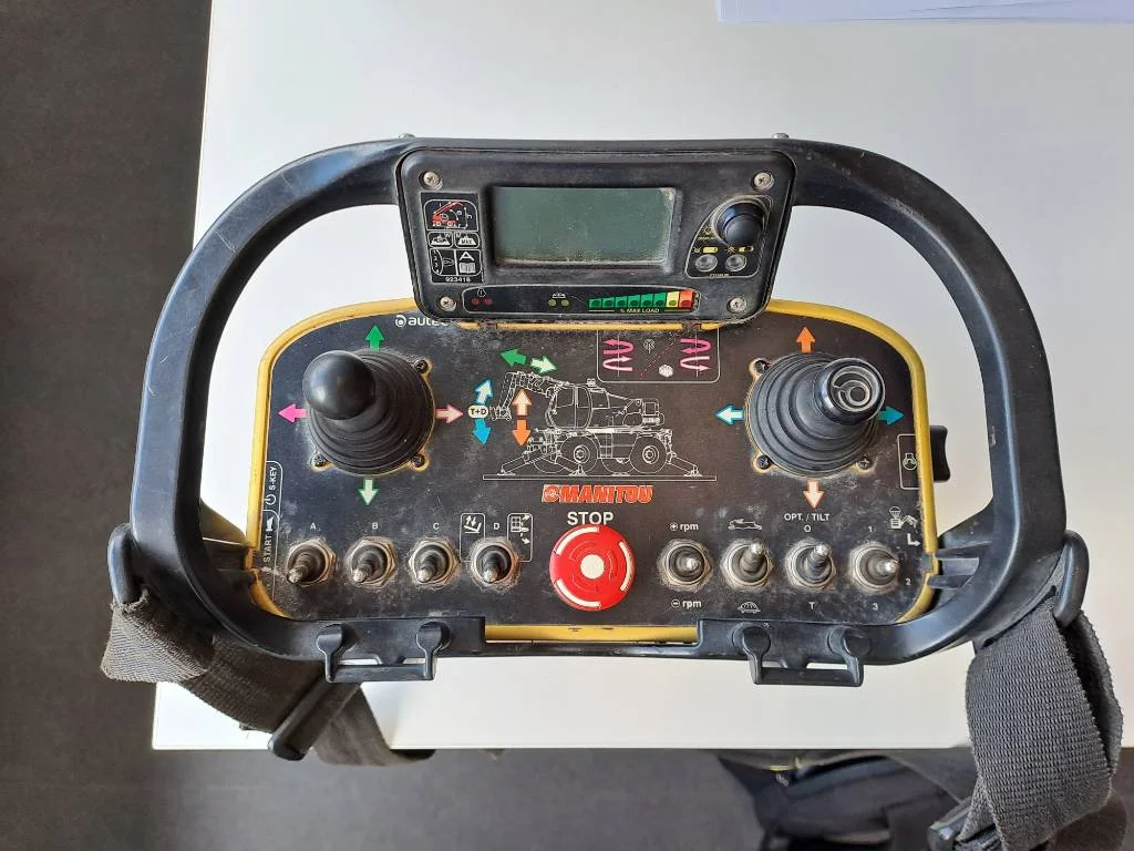 Manitou MRT2540 plus (Funkfernsteuerung + Winde) - Image 5