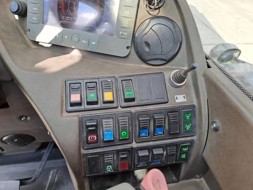 Manitou MRT2540 plus (Funkfernsteuerung + Winde) - Image 20