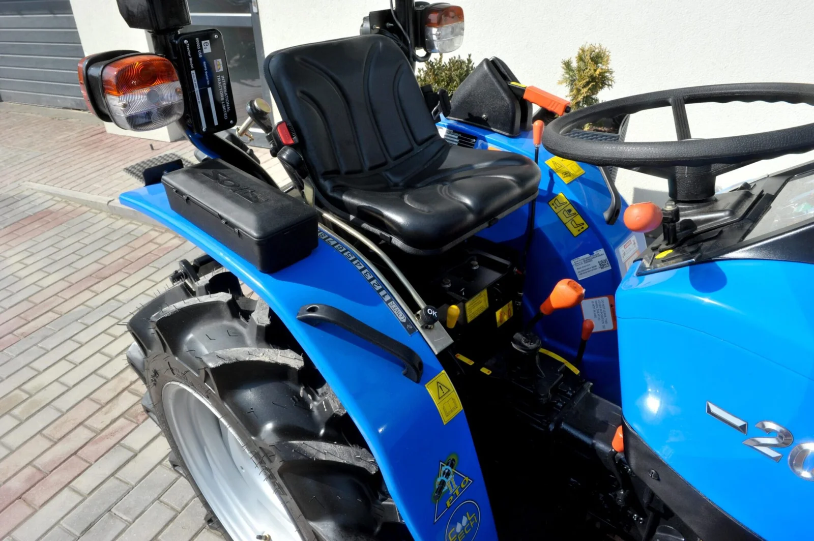 Solis 20 4×4 – 18 CV - Image 10