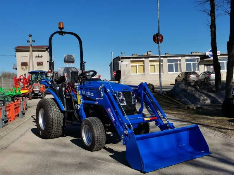 Solis 26 (9+9) mit Frontlader