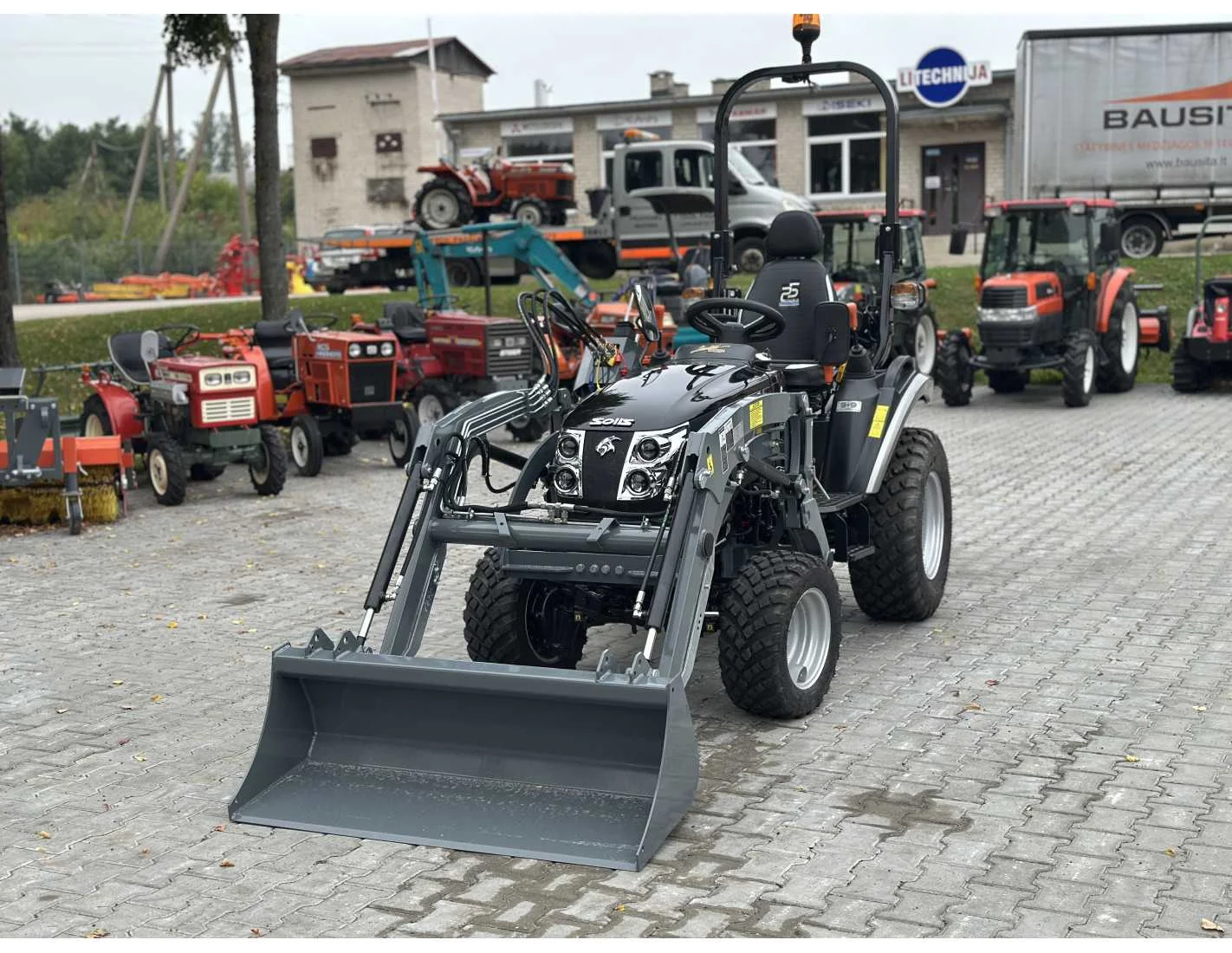 SOLIS S26 (9+9) mit Frontlader (Limited Edition) - Image 8
